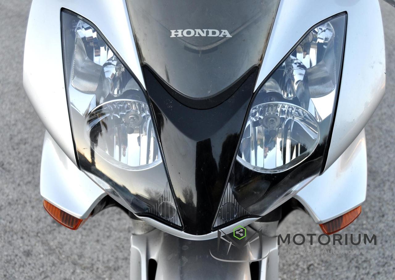 Honda VFR 800 V4 V Tech 2003