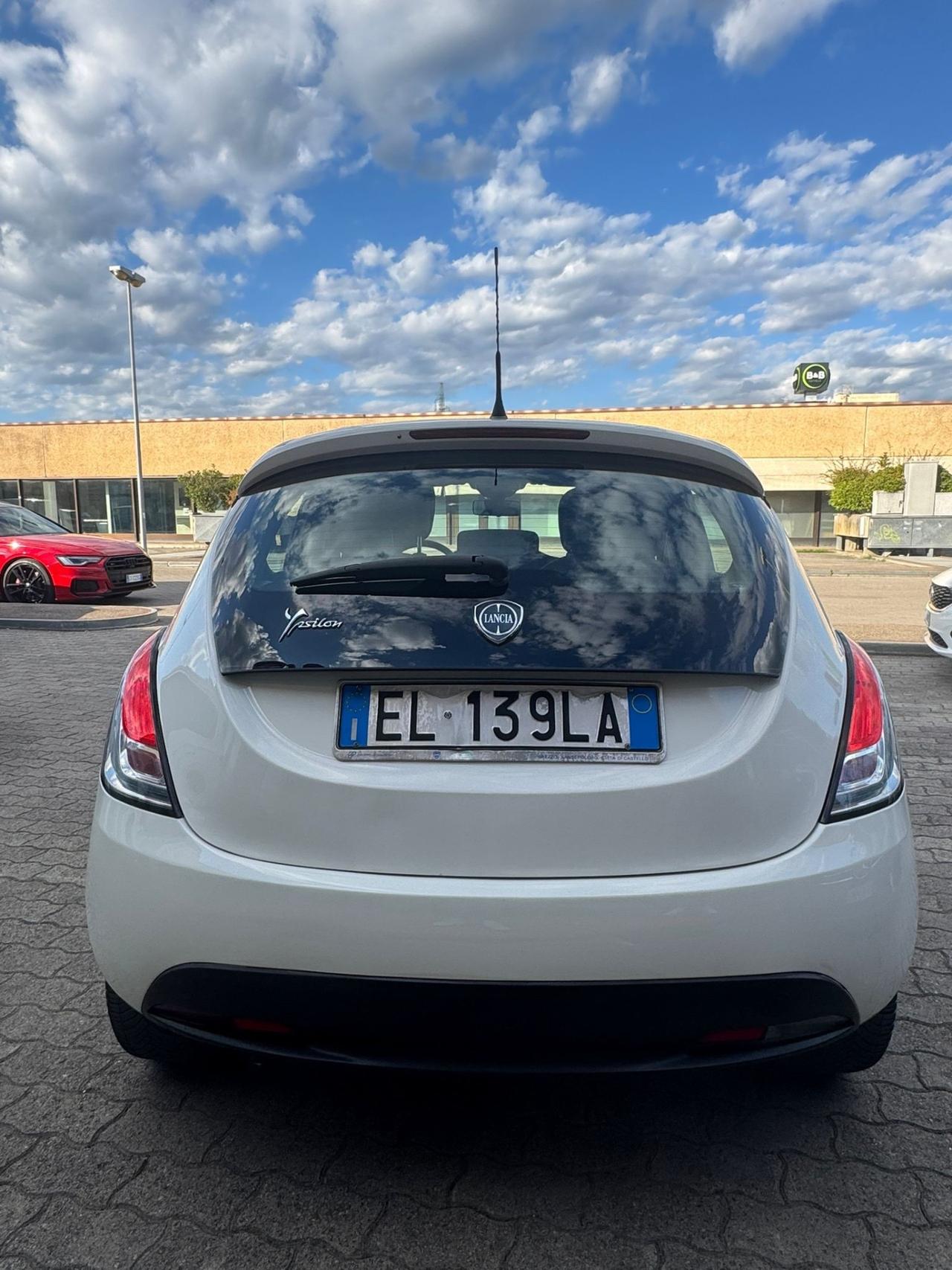 Lancia Ypsilon 1.2 69 CV 5 porte S&S Platinum
