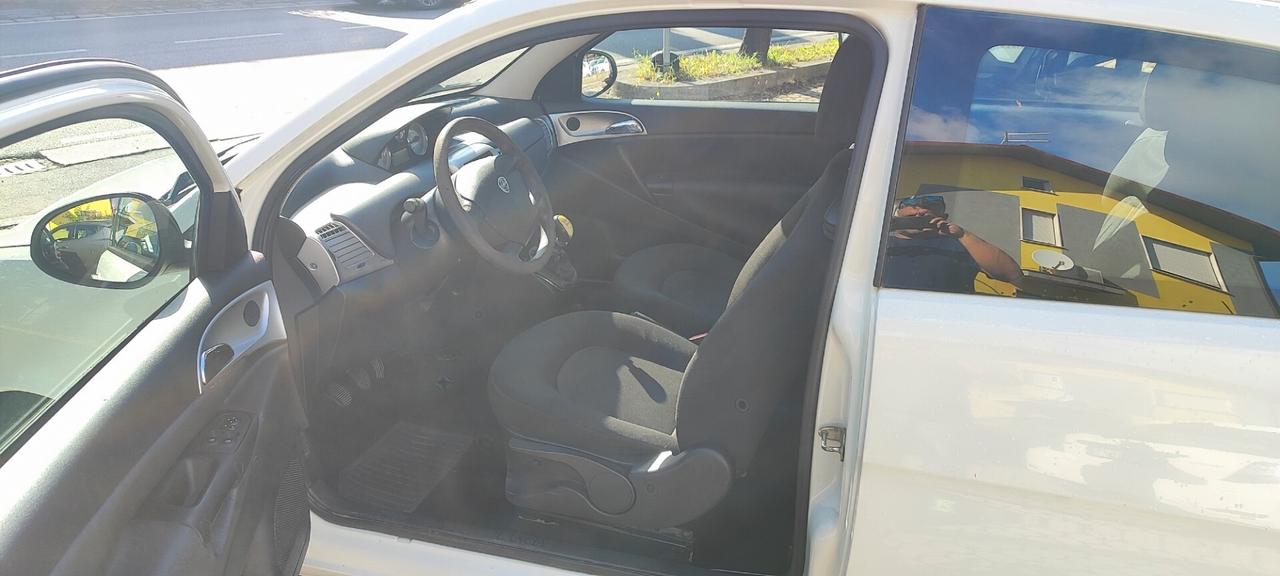 Lancia Ypsilon 1.2 69 CV Diva