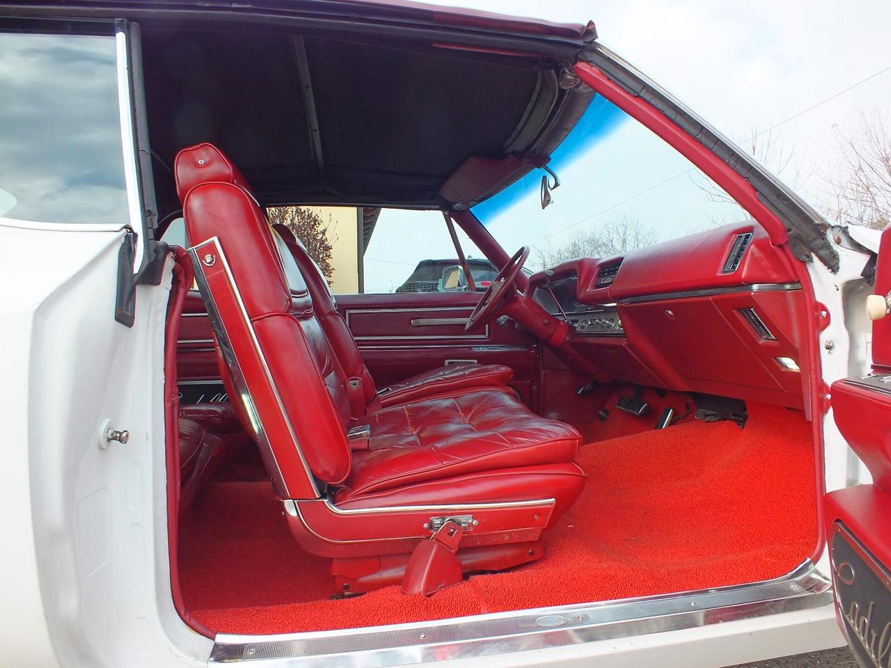 CADILLAC DEVILLE V8 CONVERTIBILE COSTRUZIONE 1966