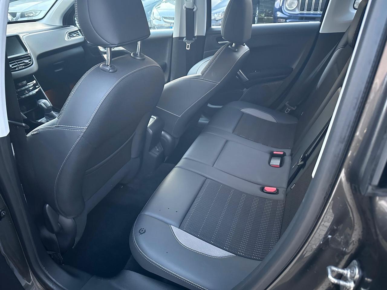 Peugeot 2008 PureTech 82 Allure*EURO6*28.000KM*