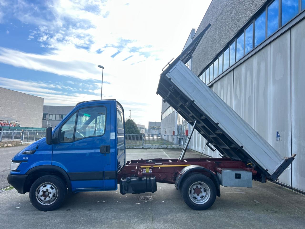 Iveco Daily 35c9 2.5Turbo RIBALTABILE TRILATERALE