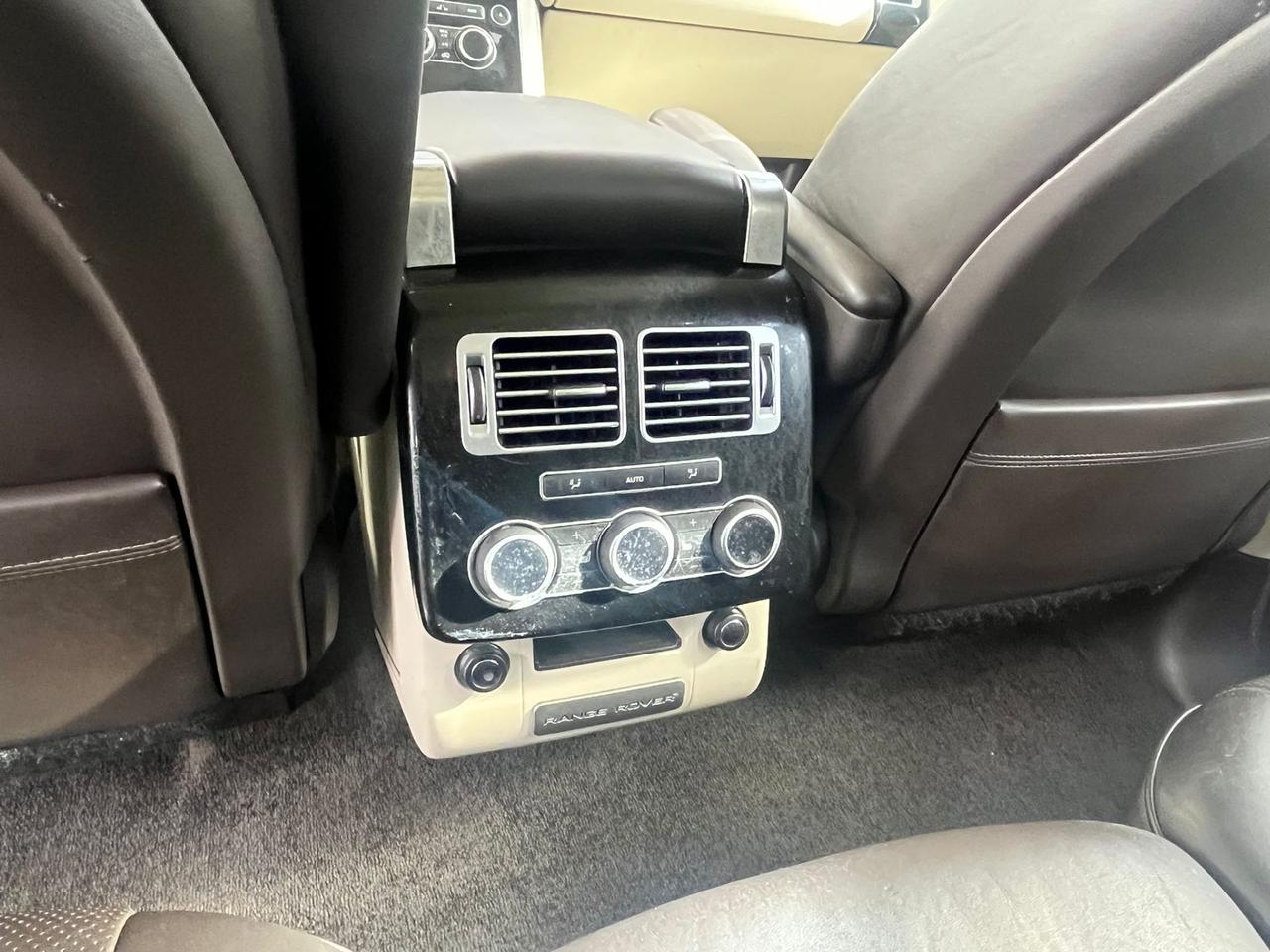 Land Rover Range 4.4 SDV8 Vogue