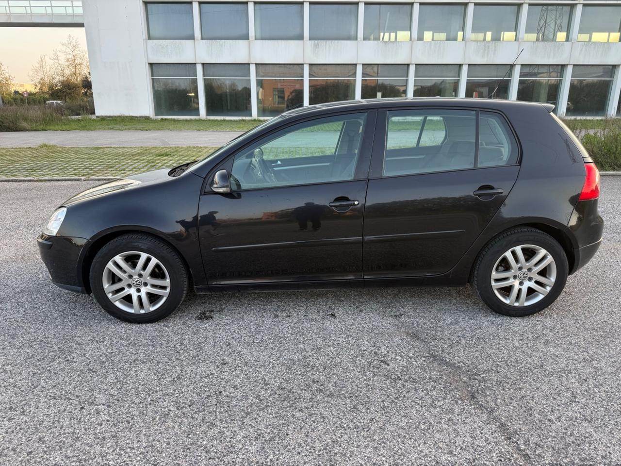 Volkswagen Golf 1.6 16V FSI 5p. Comfortline OK NEO PATENTATI