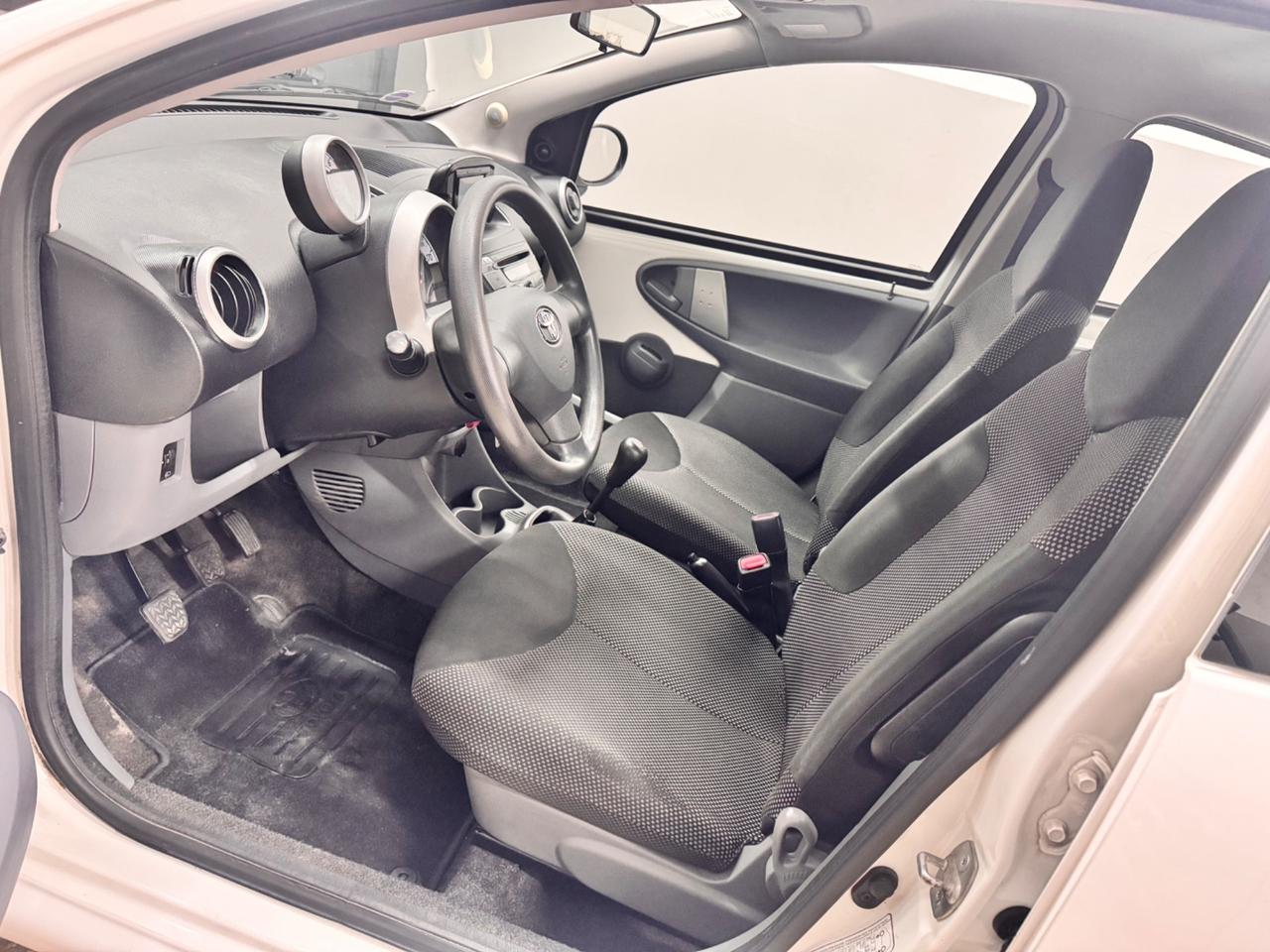 Toyota Aygo 1.0 68 Cv 5 Porte Lounge - 2012