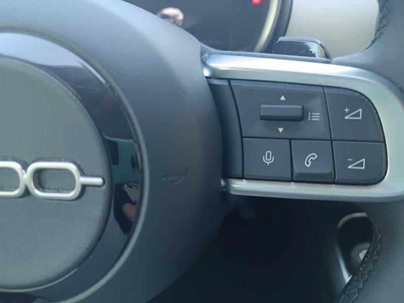 FIAT 600 (2023-->) Hybrid DCT MHEV La Prima