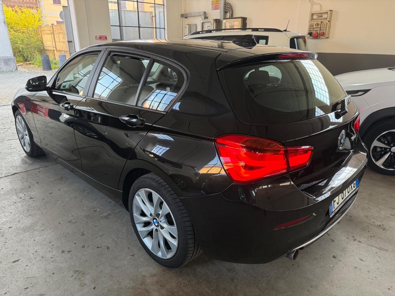 Bmw 118 118d 5p. Urban CAMBIO AUTO UNICO PRO TAGLIANDI