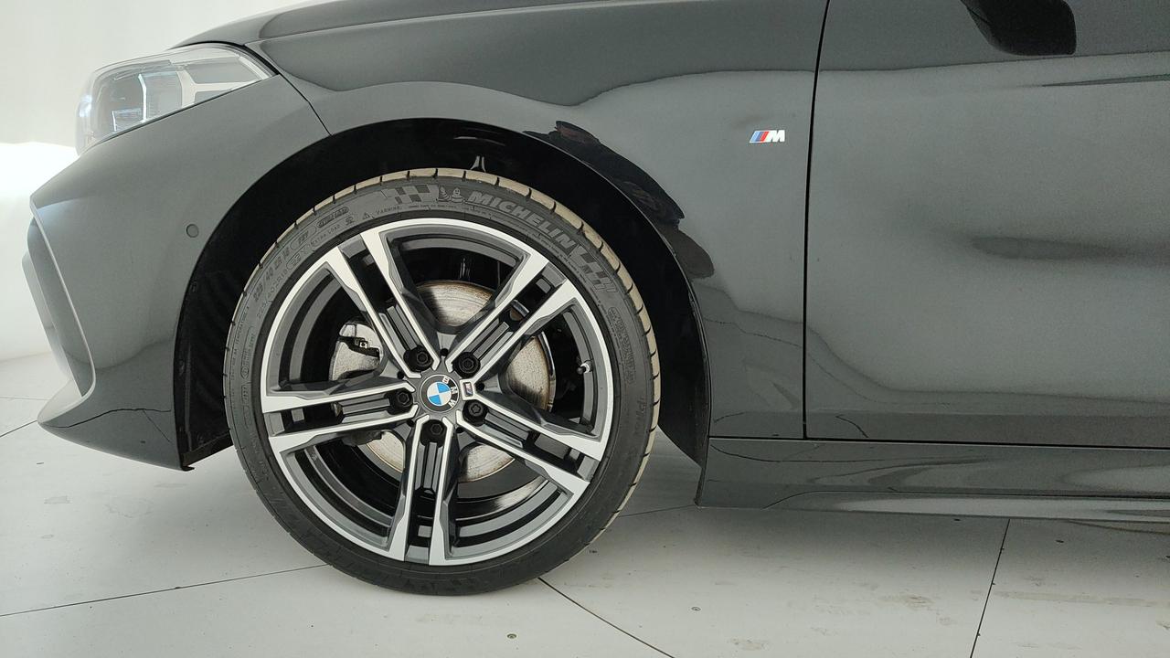 BMW Serie 1 F40 - 118d Msport auto