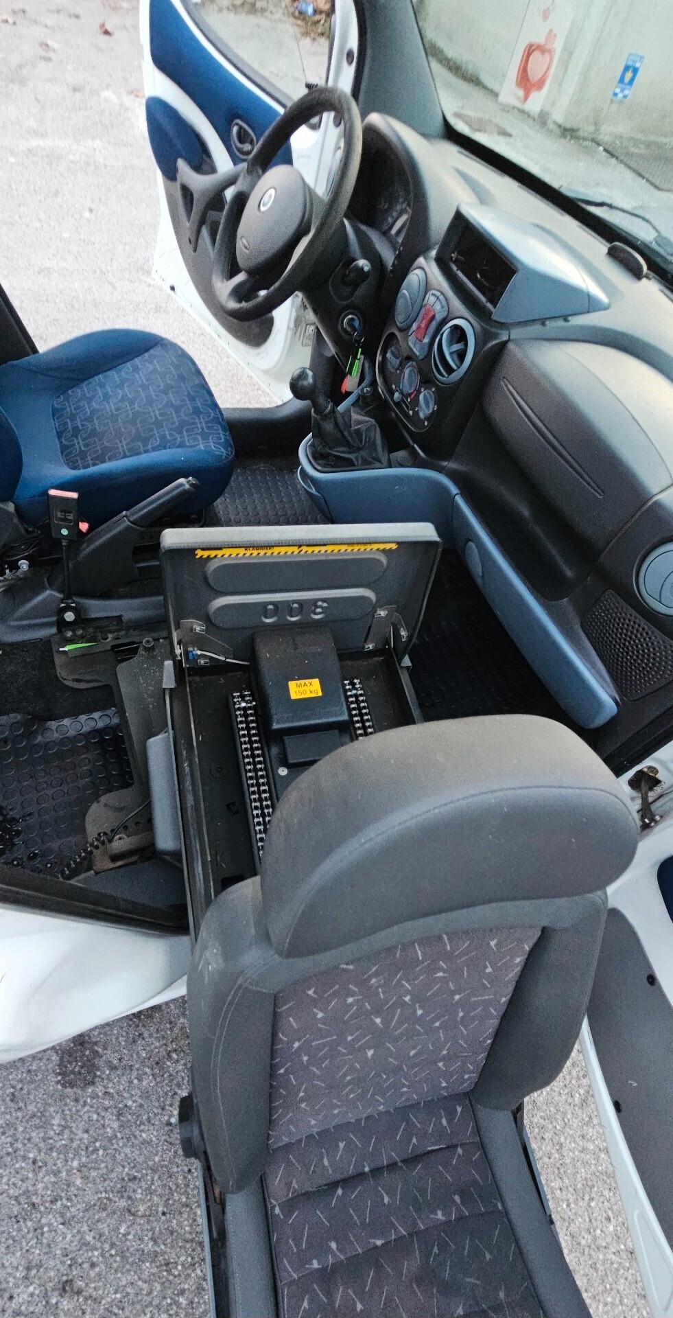 Fiat Doblo 1.9 JTD TRASPORTO DISABILI