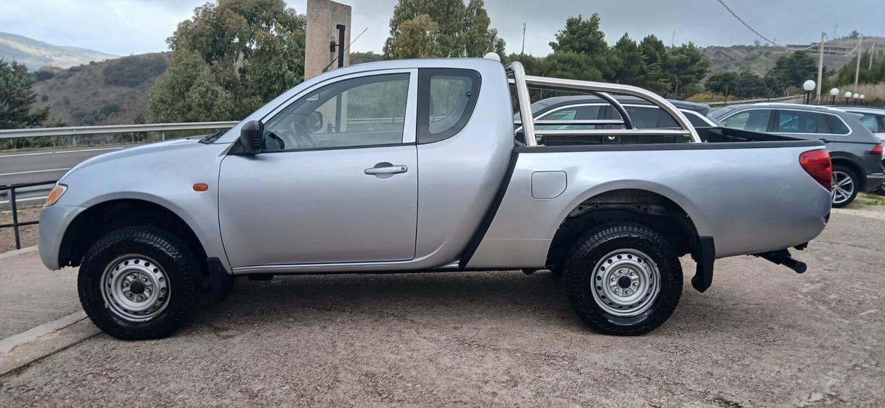 Mitsubishi L200 2.5 DI-D/136CV Single Cab - 2006