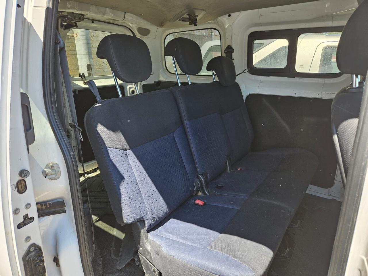 NISSAN NV200