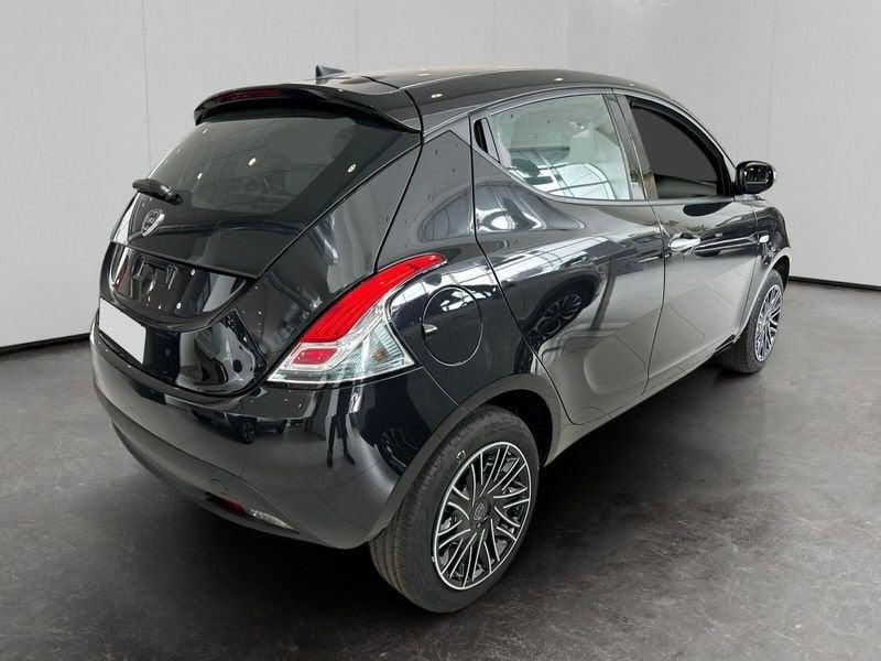 Lancia Ypsilon 1.0 firefly hybrid Oro s&s 70cv