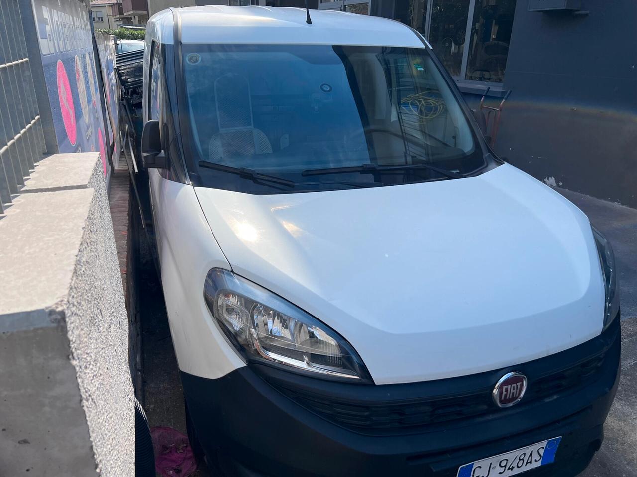 Fiat Doblo Lounge 1.6 Mjt 105 cv - da ripristinare (vedi descrizione)