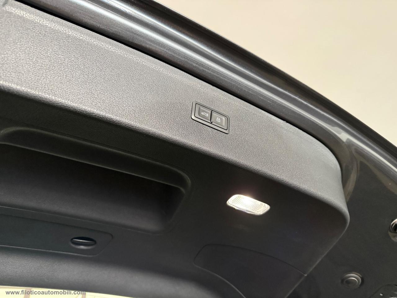 AUDI Q5 40 TDI 204CV qu. S tr. S line MATRIX - LUCI AMBIENTE FULL