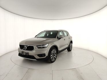 VOLVO XC40 - XC40 2.0 d4 Momentum awd geartronic