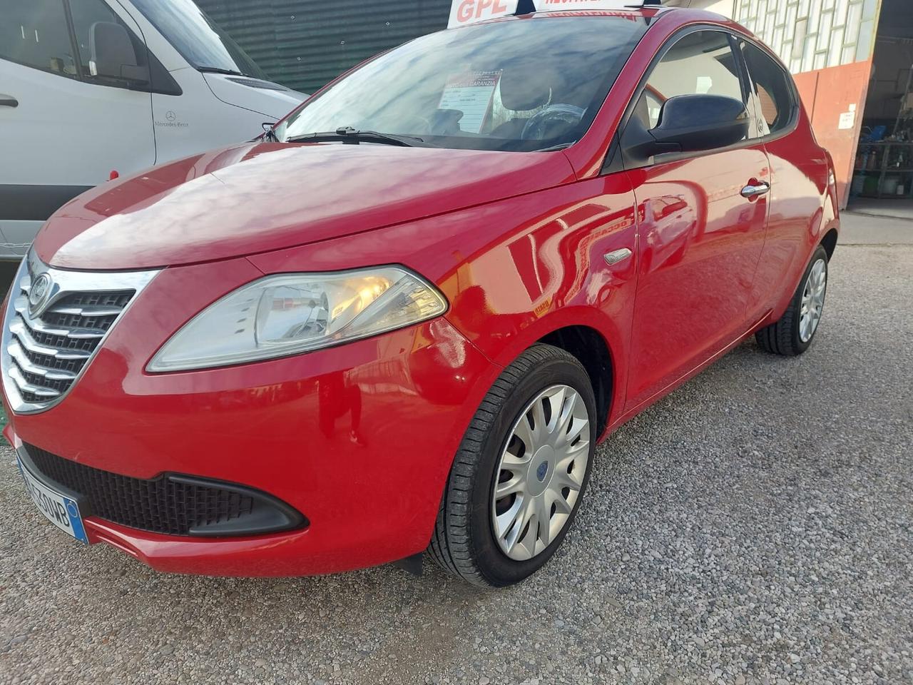 Lancia Ypsilon 1.2 69 CV 5 porte GPL Ecochic Gold