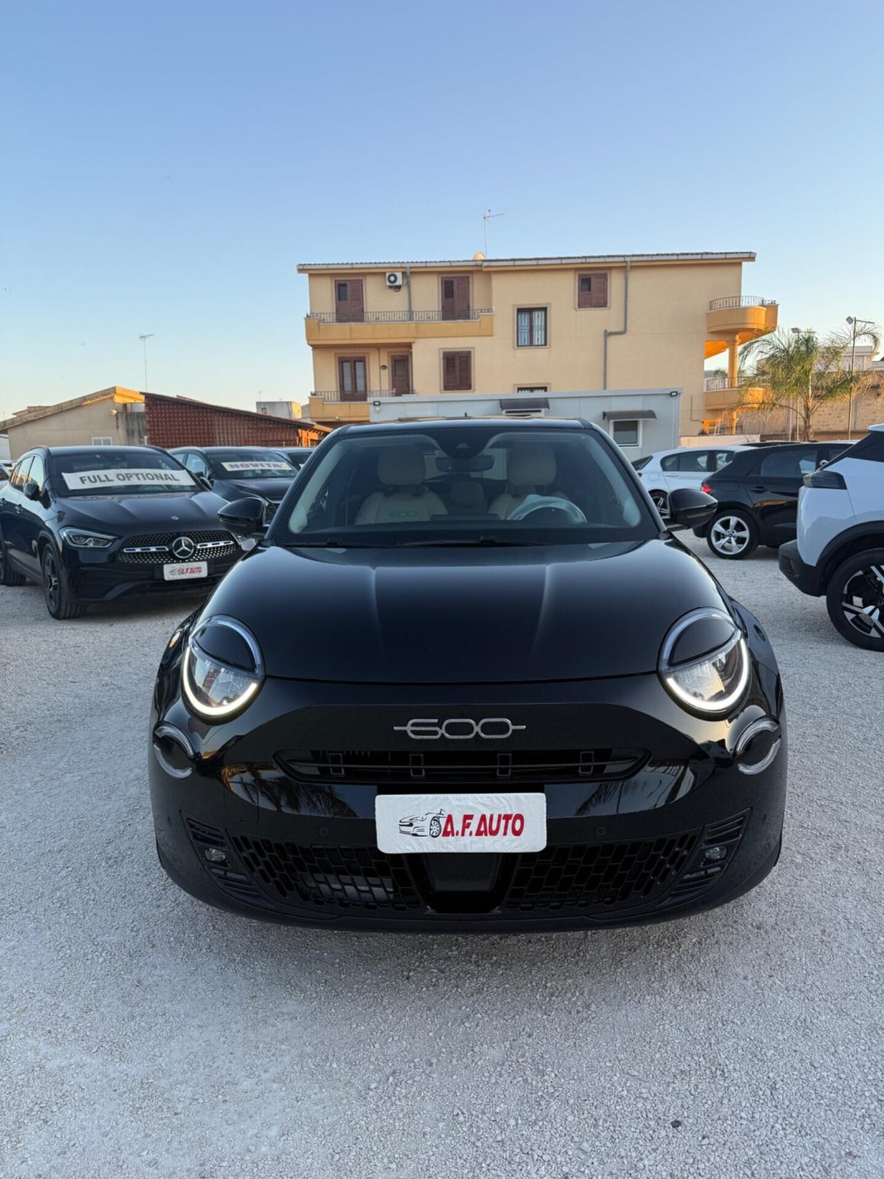 Fiat 600 Hybrid 110 CV DCT MHEV La Prima