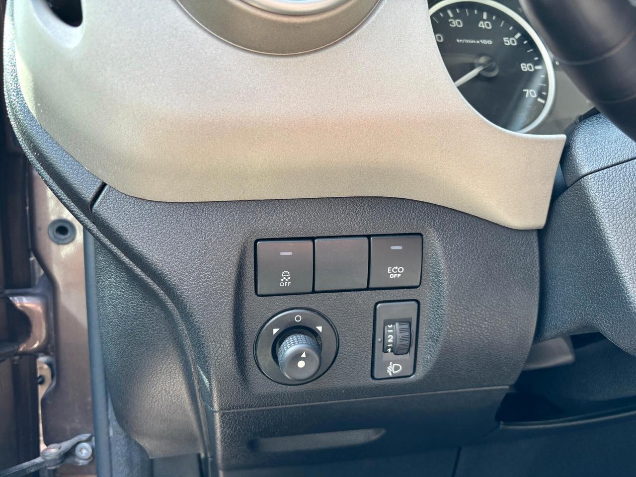 Peugeot Partner 1.6 Diesel 7 posti Neopatentati