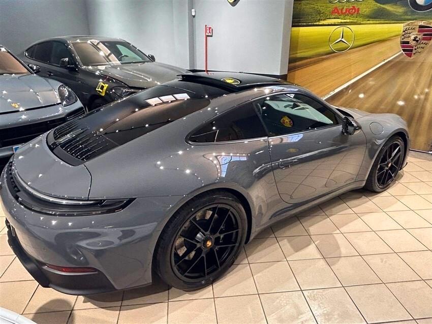 Porsche 911 Coupe 3.6 Carrera GTS auto