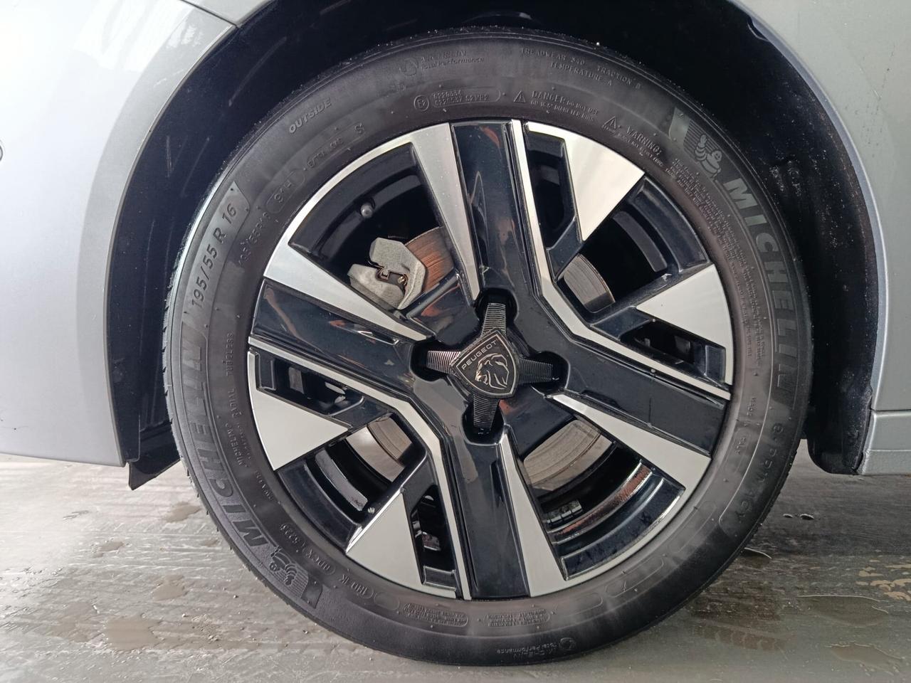 Peugeot 208 PureTech 100 Stop&Start 5 porte Allure