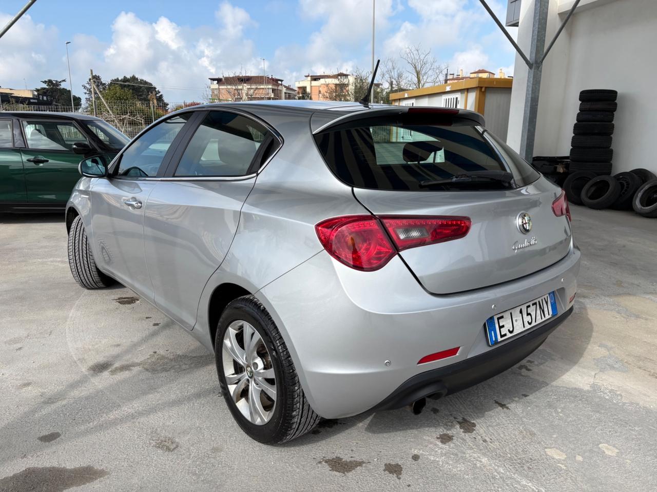 Alfa Romeo Giulietta 1.6 JTDm-2 105 CV Distinctive