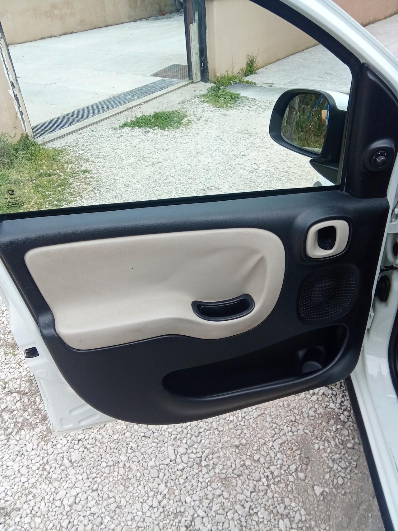 Fiat Panda 1.3 MJT 95 CV S&S 4x4 016