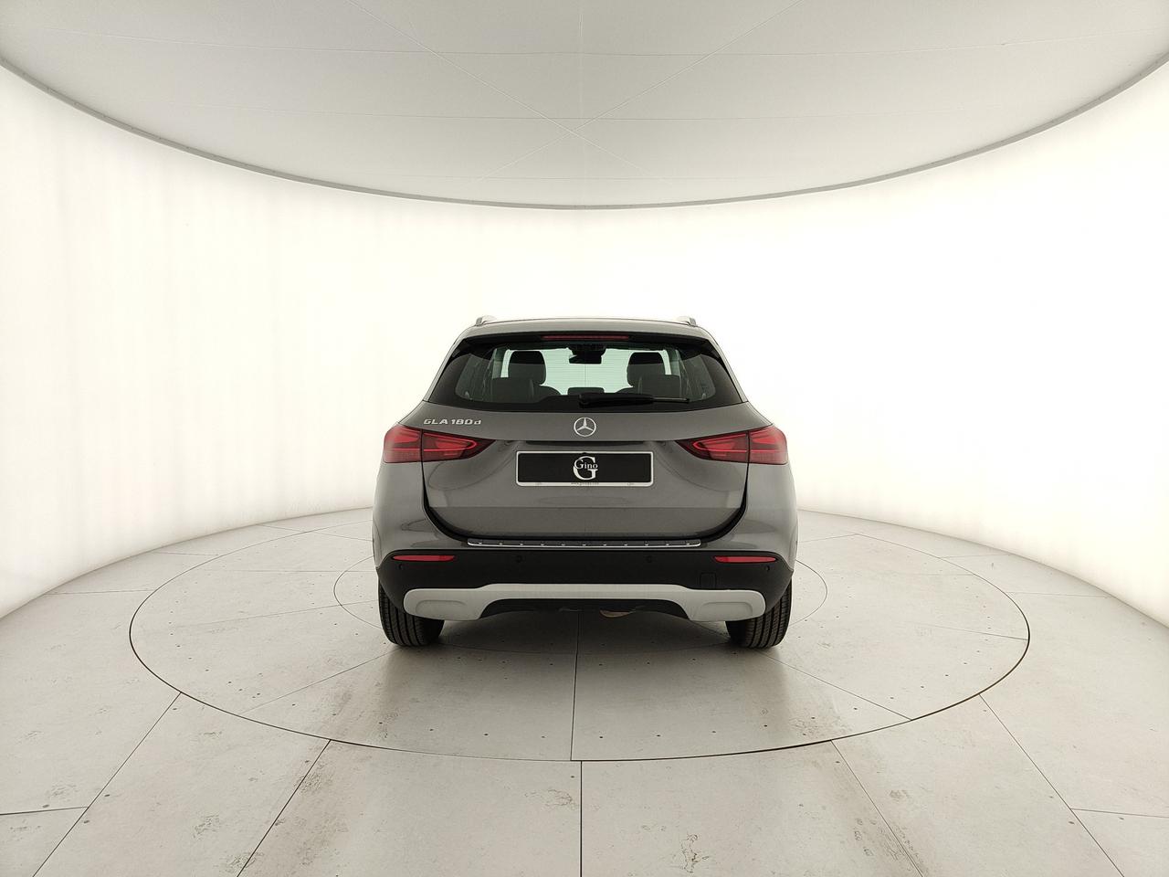 Mercedes-Benz GLA 180 d Advanced auto