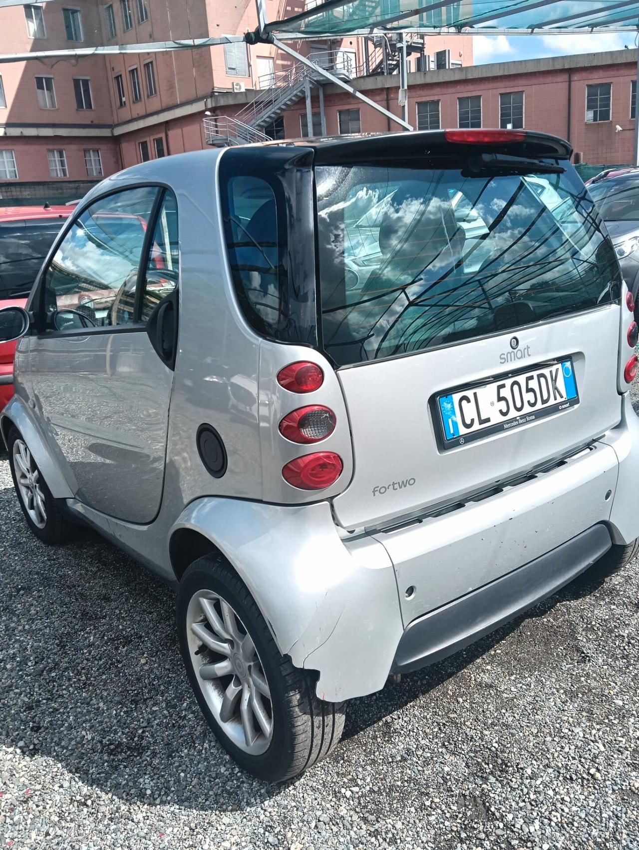 Smart 700 city-coupé pure (45 kW)
