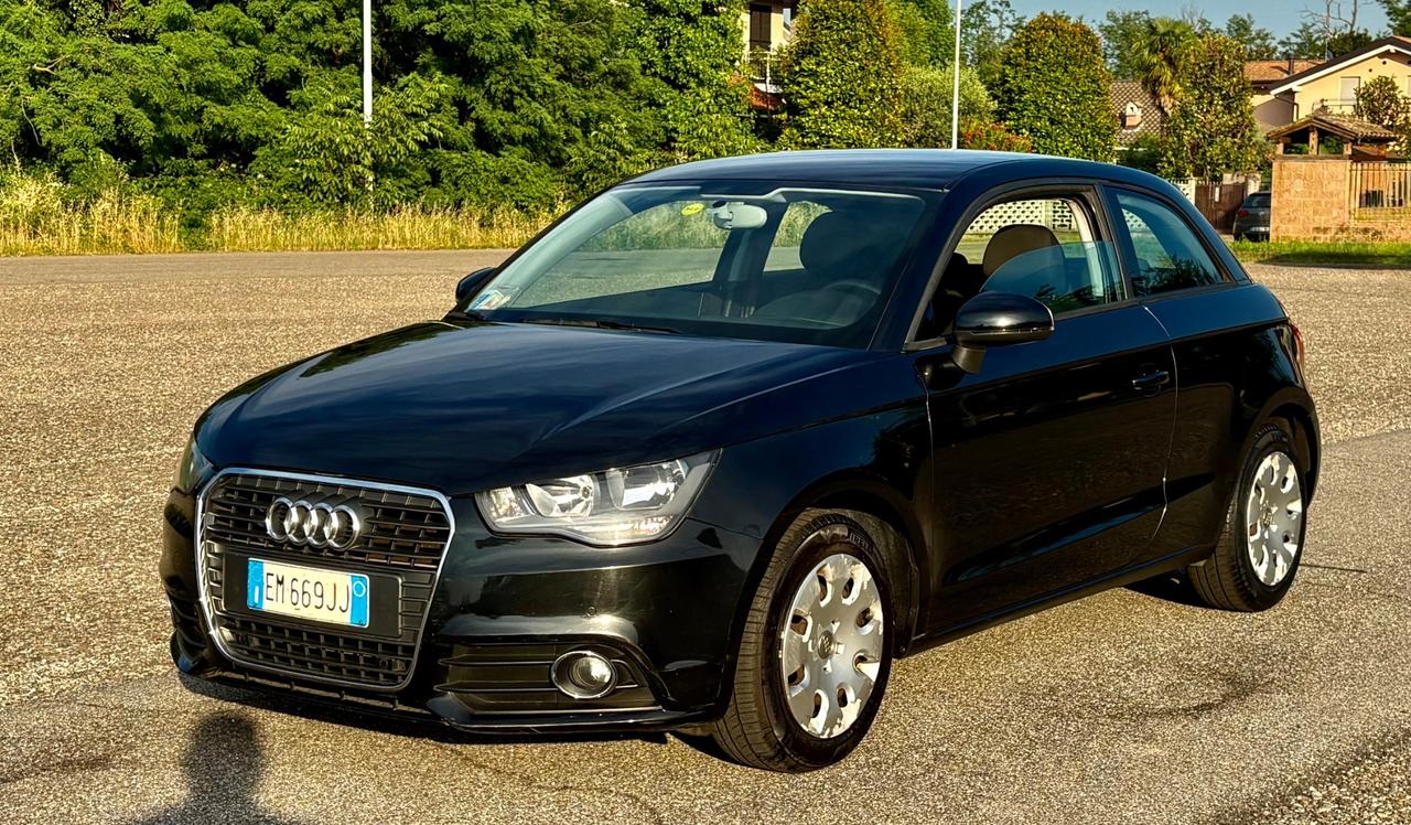 Audi A1 1.6 TDI 90cv ADMIRED SI NEO PATENTATI