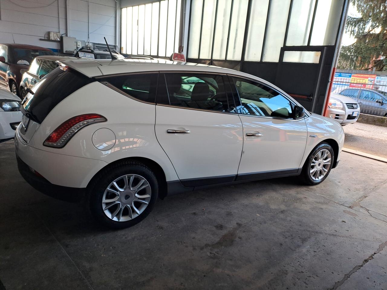 Lancia Delta 1.6 MJT DPF Silver