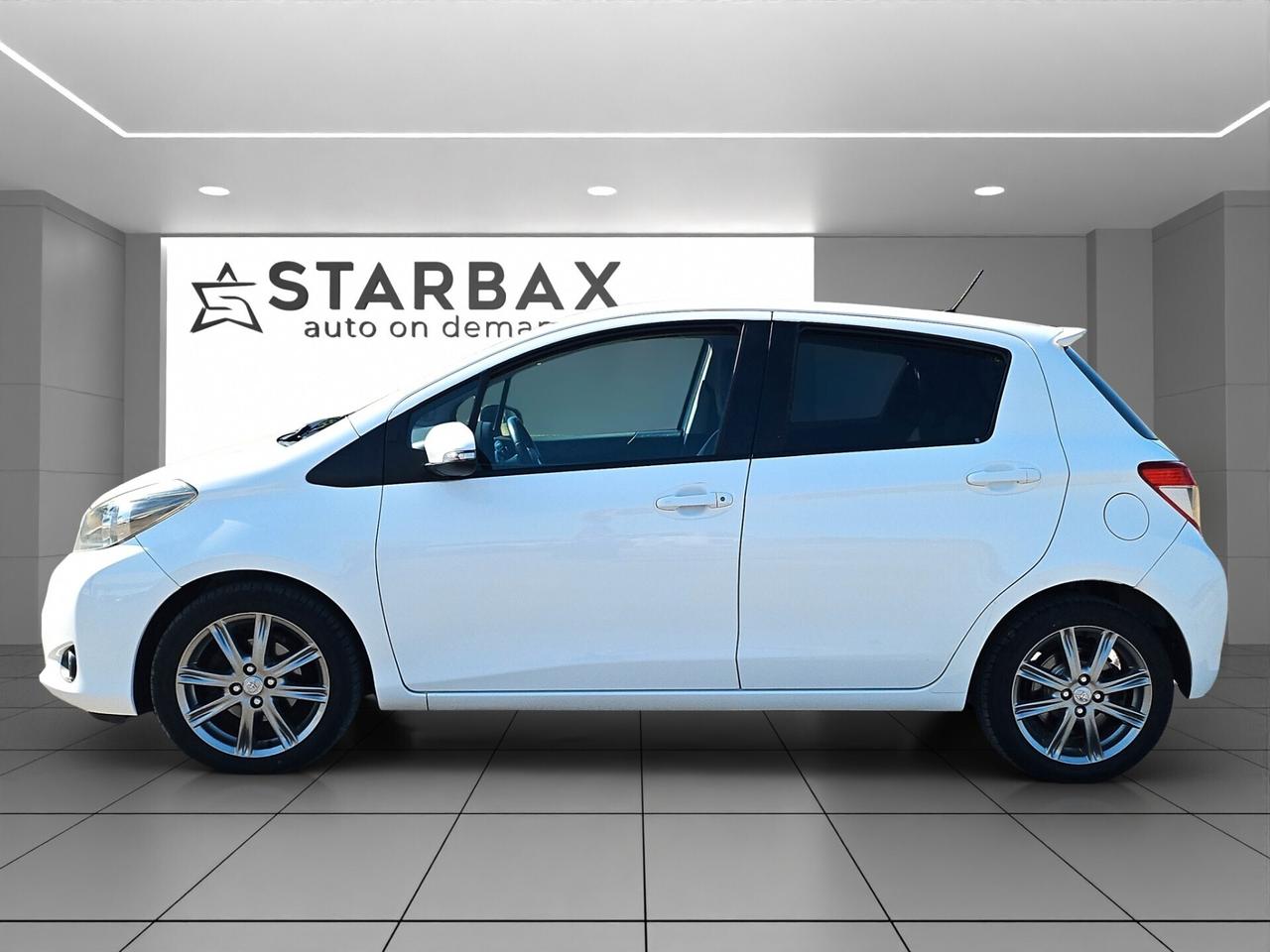 Toyota Yaris 1.4 D-4D 5 porte Trend SEDILI RISCALDABILI RETROCAMERA NAVI