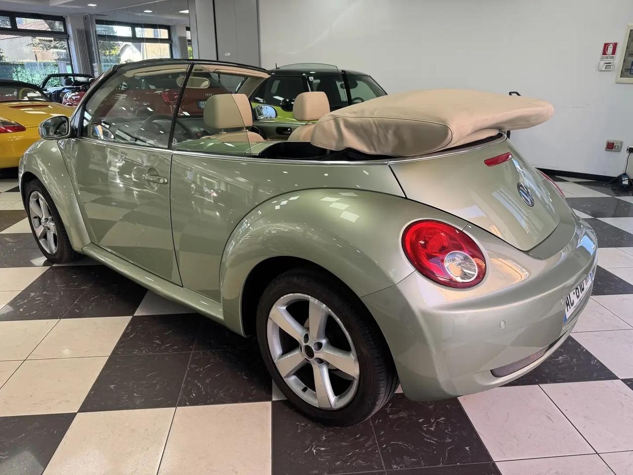 Volkswagen New Beetle 1.6 Cabrio automatica