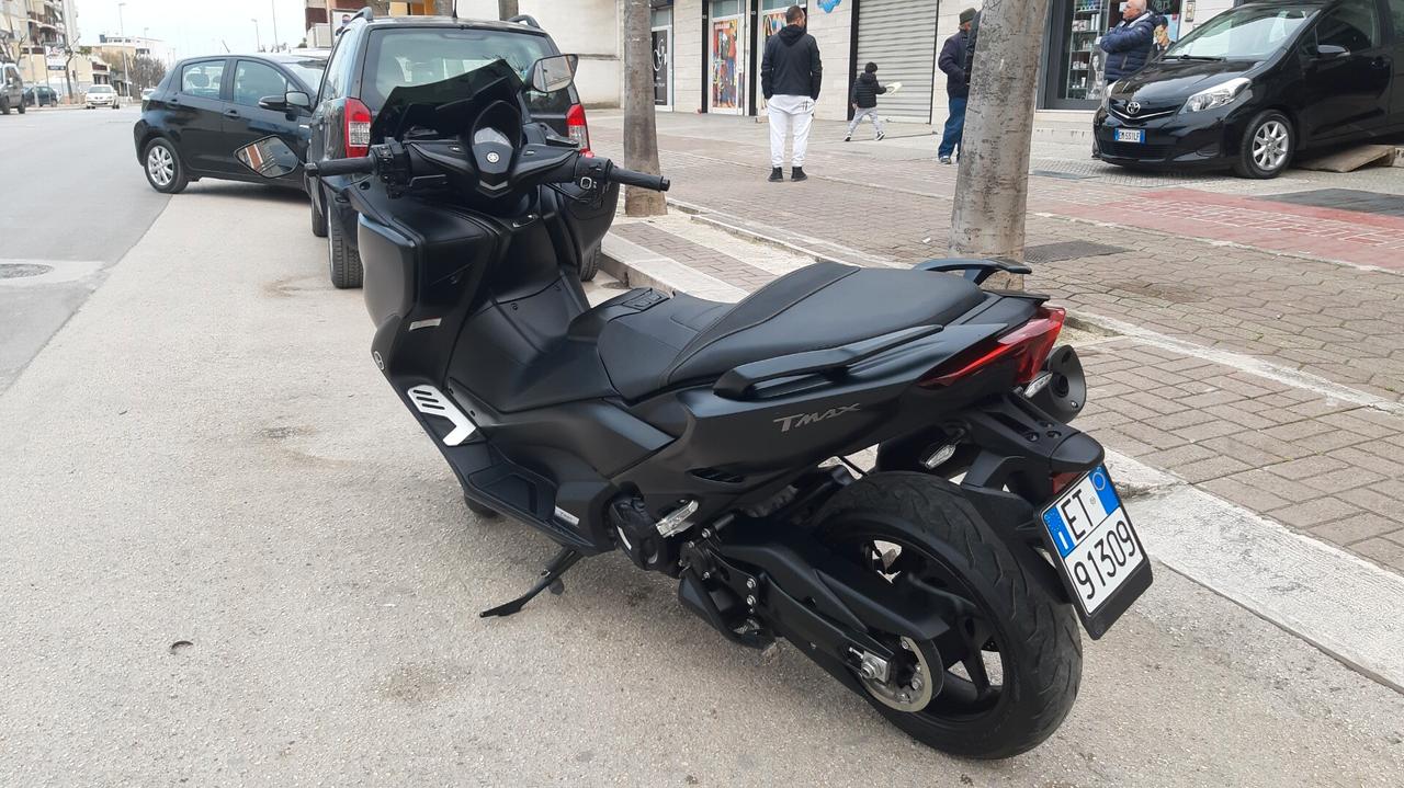 YAMAHA T-MAX 560