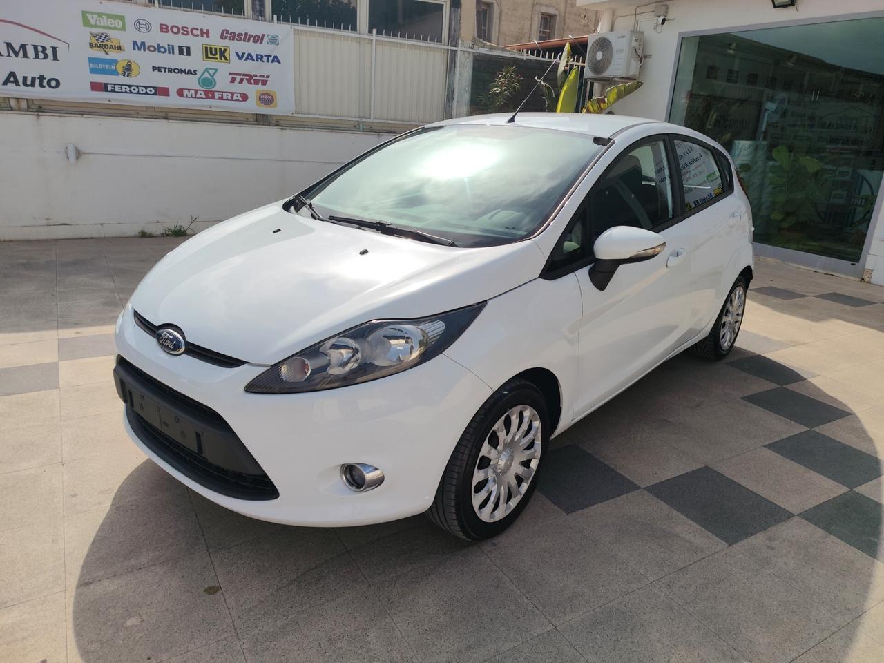 Ford Fiesta 1.4 TDCi 70CV 5 porte Titanium