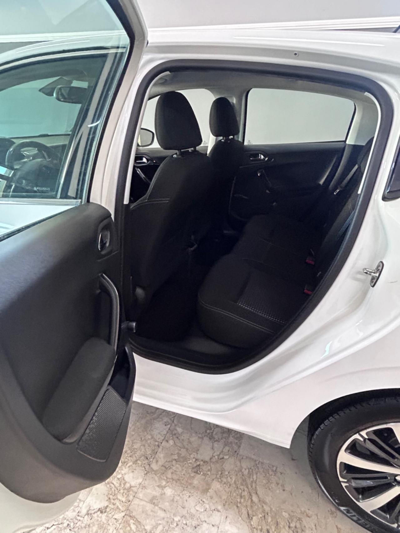 Peugeot 208 BlueHDi 100 5 porte GT Line
