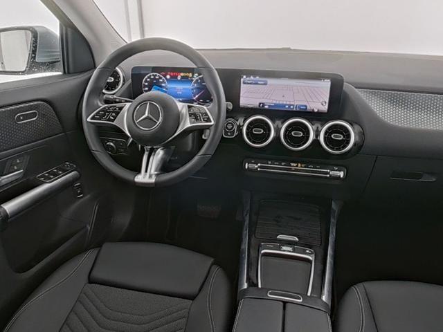 MERCEDES-BENZ GLA 180 Automatic Progressive Advanced