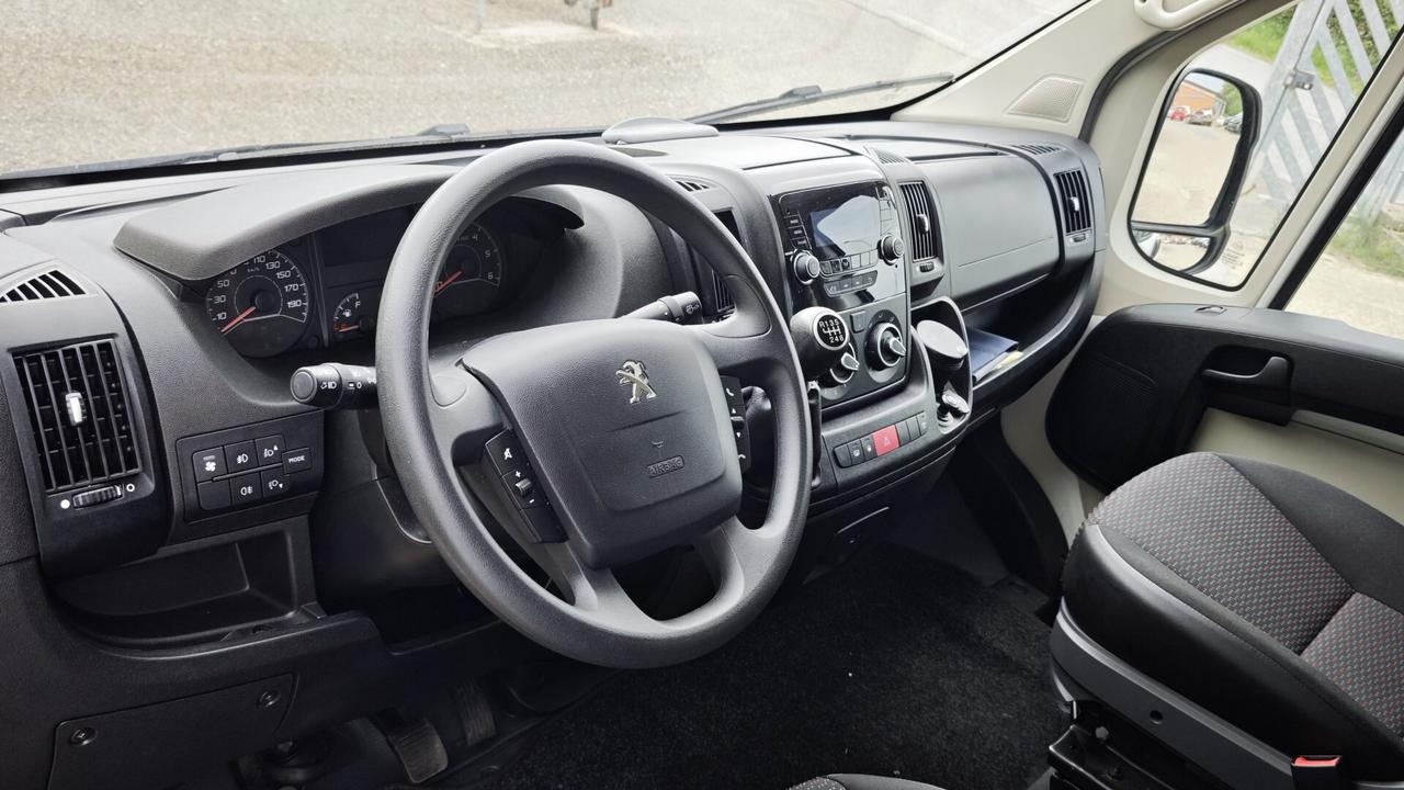 Peugeot Boxer 330 2.0 BlueHDi/130CV trasporto disabili