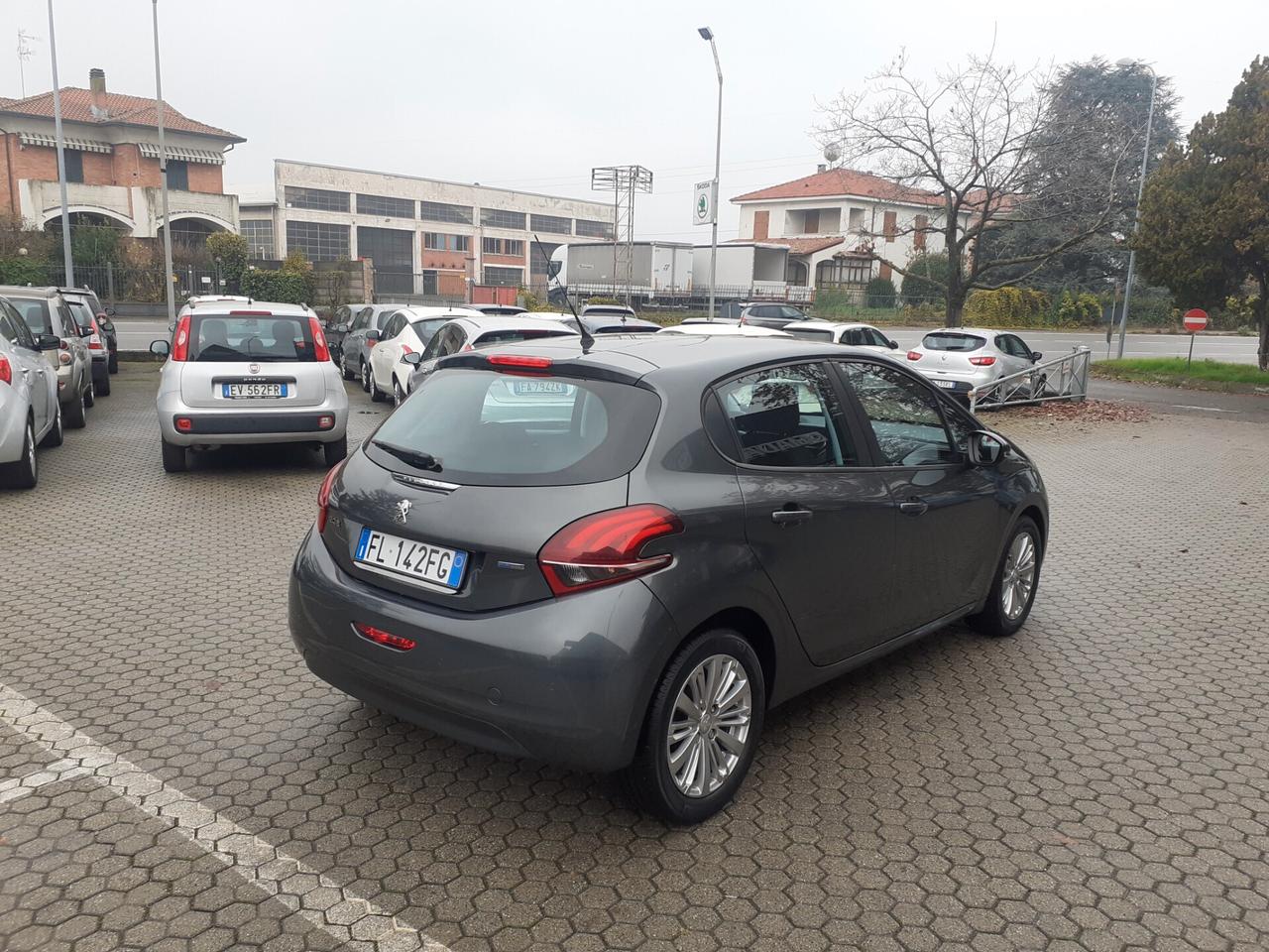 Peugeot 208 PureTech 82 5p. GPL Allure