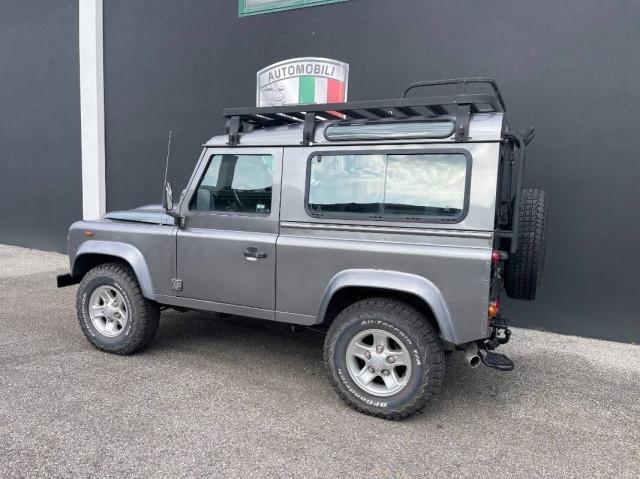 Land Rover Defender Defender 90 2.4 td 6 posti
