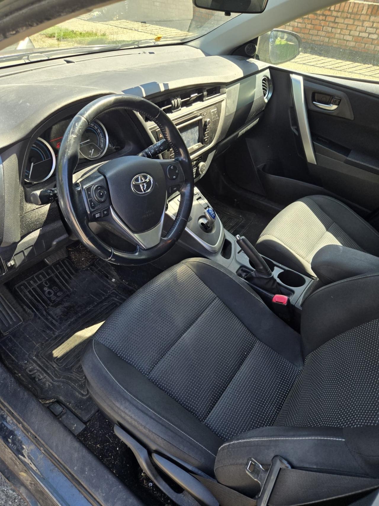 Toyota Auris 1.8 Hybrid Lounge