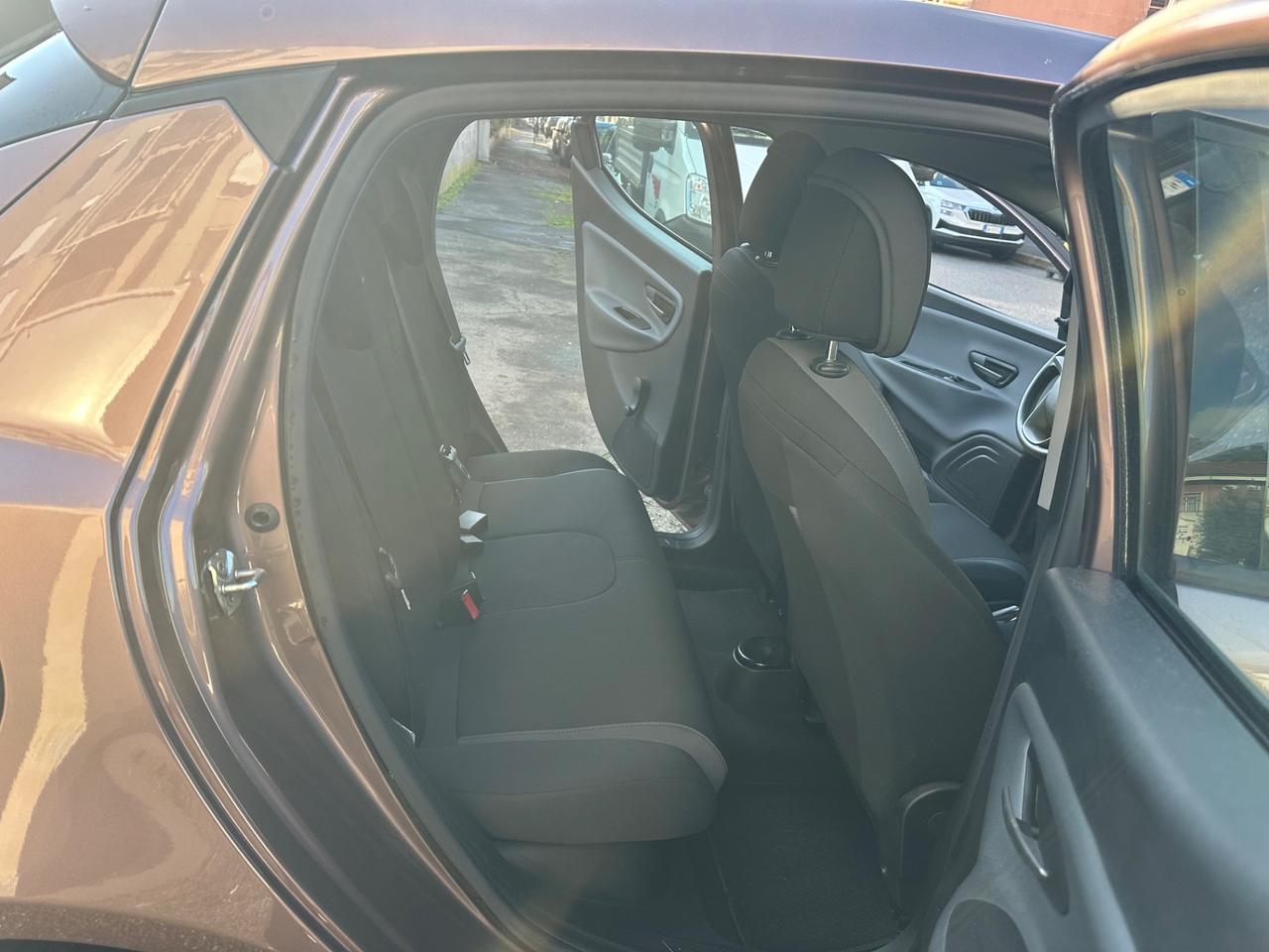 Lancia Ypsilon 1.2 69 CV GPL euro 6 - ok neopatentati