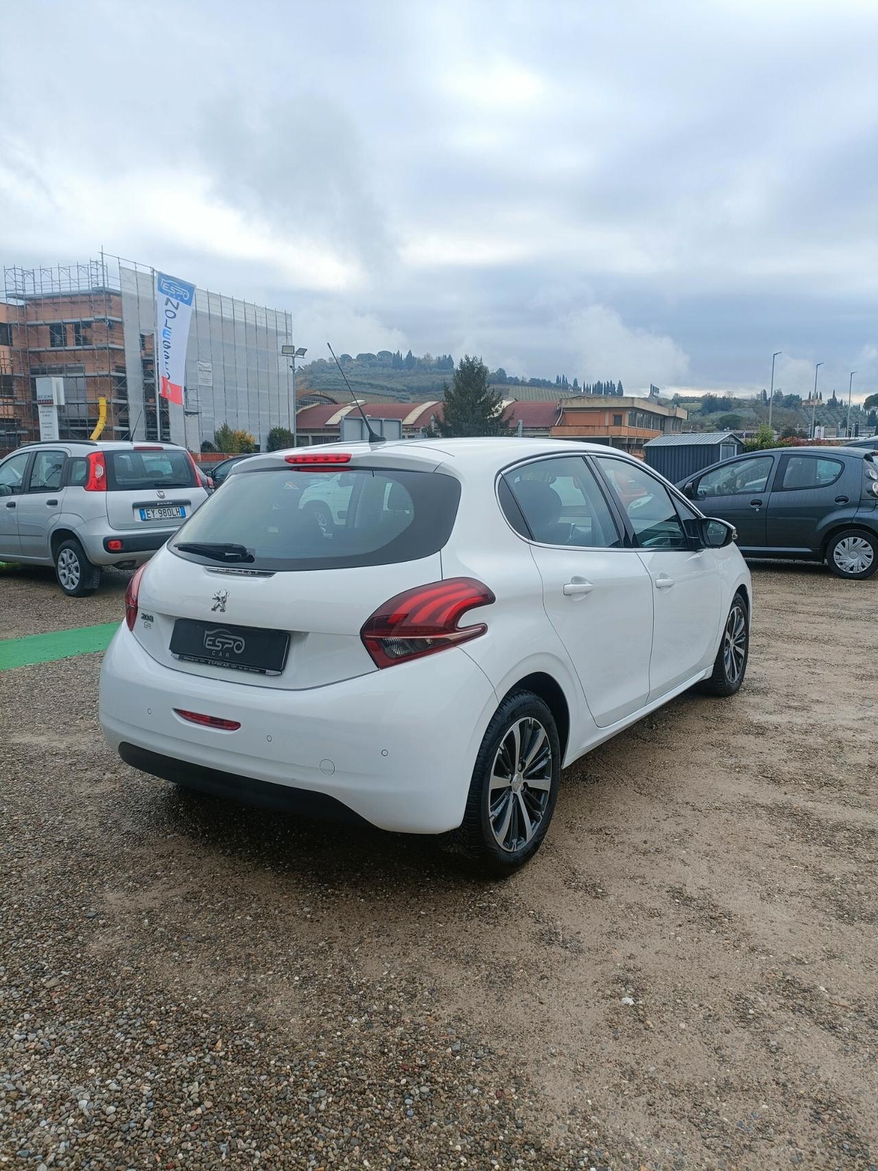 Peugeot 208 BlueHDi 75 5 porte Allure
