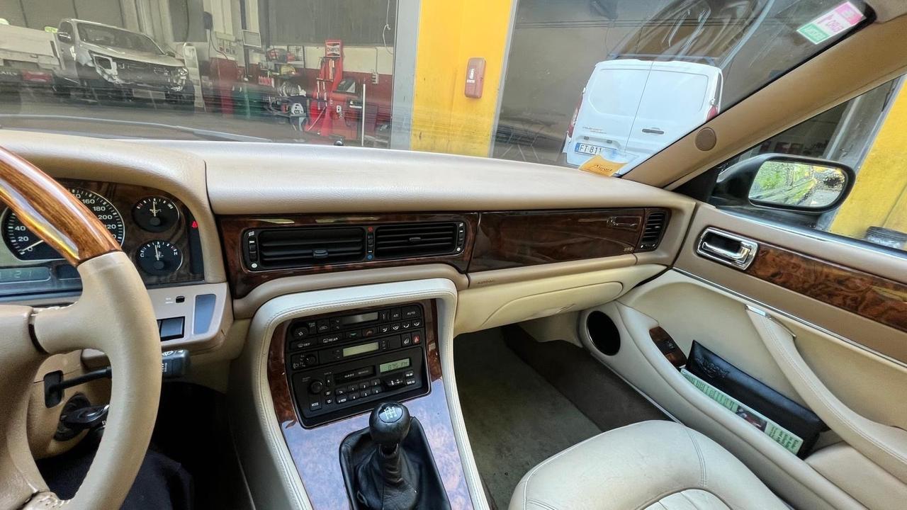 Jaguar XJ XJ6 3.2 cat manuale