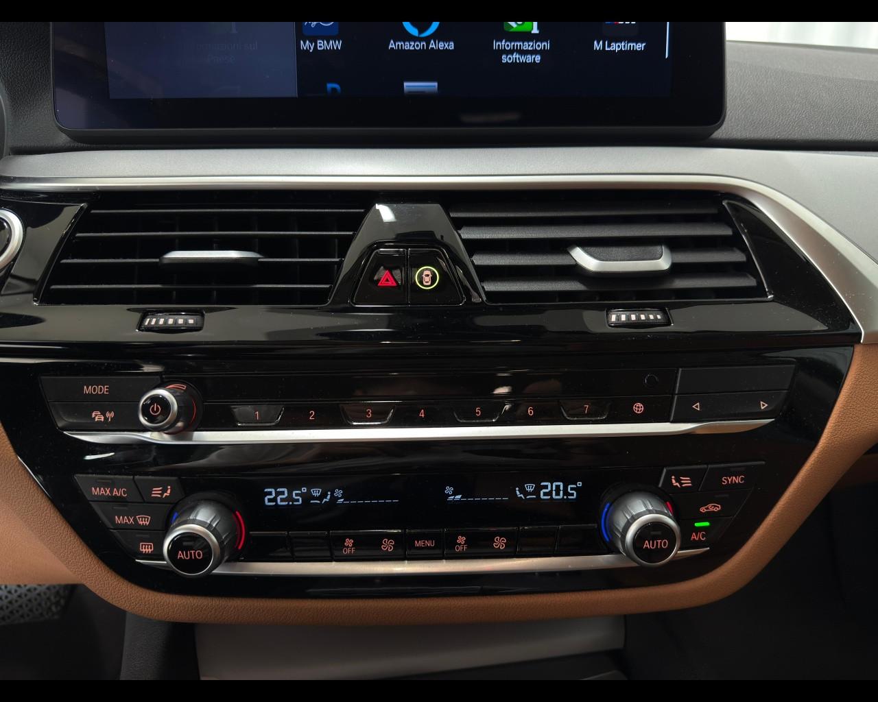 BMW Serie 5(G30/31/F90) - 520d 48V xDrive Business