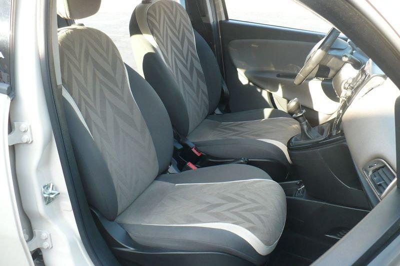 Lancia Ypsilon 1.2 69 CV 5 porte Silver