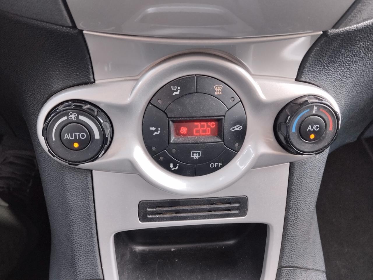 Ford Fiesta 1.2 5p. Bz.- GPL Titanium Bs. - PER COMMERCIANTI