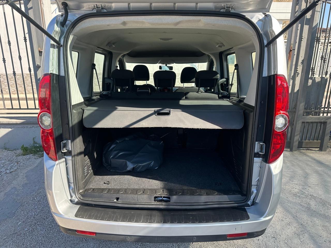 Opel Combo Tour 1.6 Diesel 90 Cv 2014 Vettura 5 Po