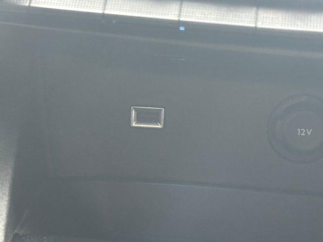 PEUGEOT 3008 1.5 BlueHDi 130 S&S Business