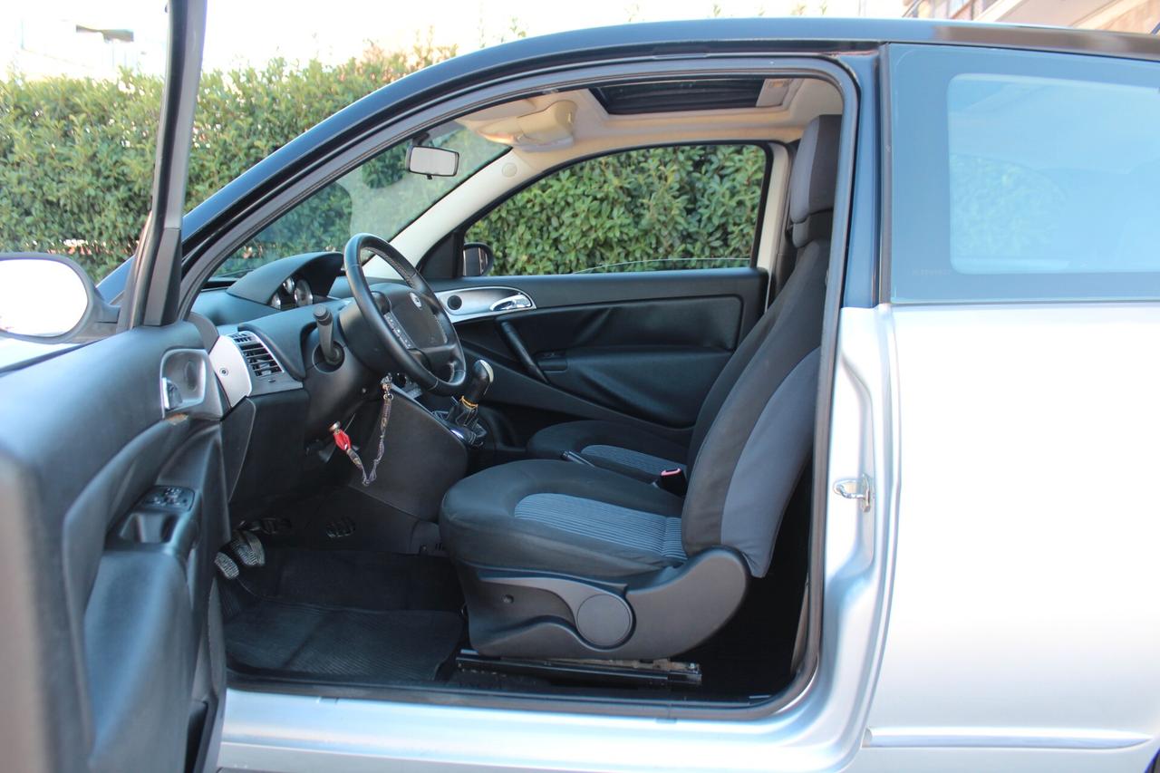 Lancia Ypsilon 1.3 MJT 75 CV Oro Giallo