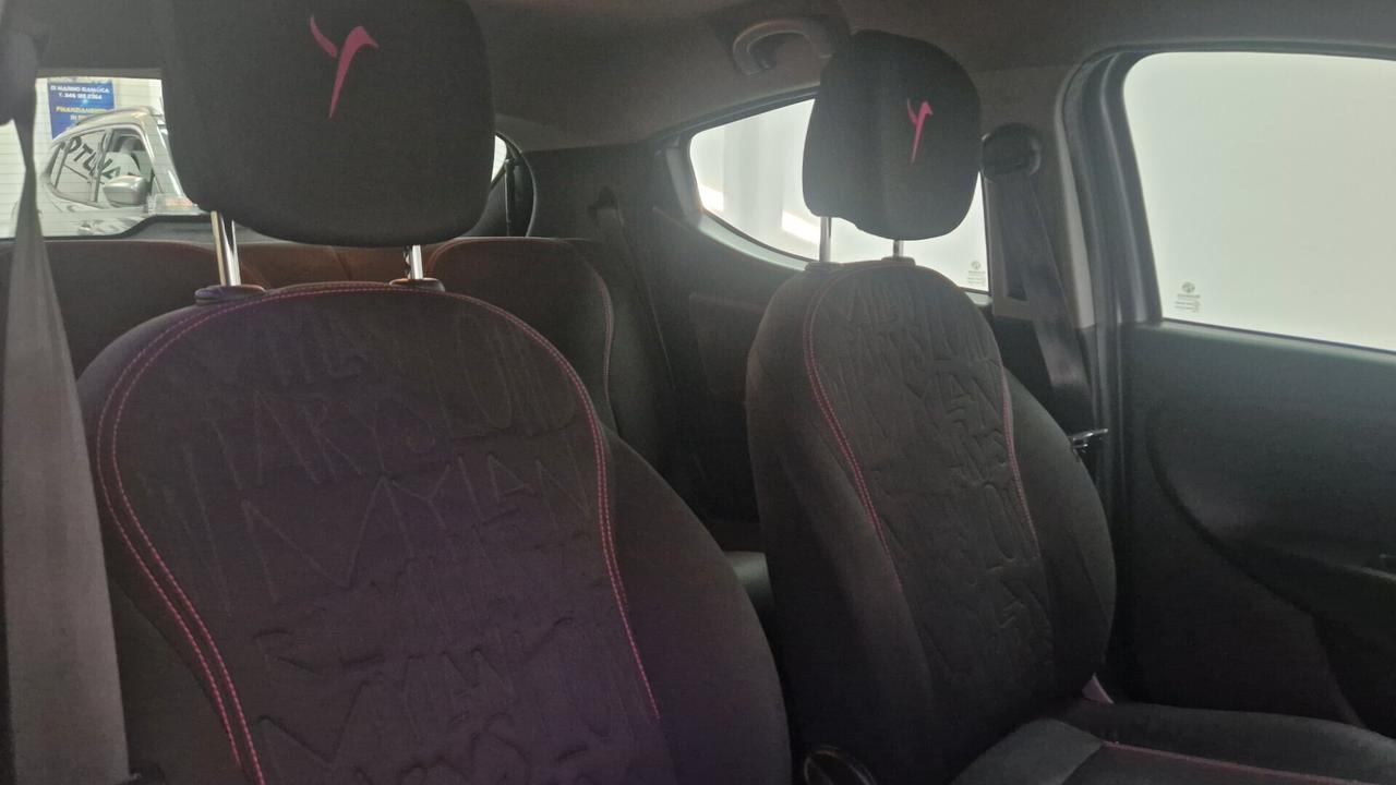 Lancia Ypsilon 1.3 MJT bicolor